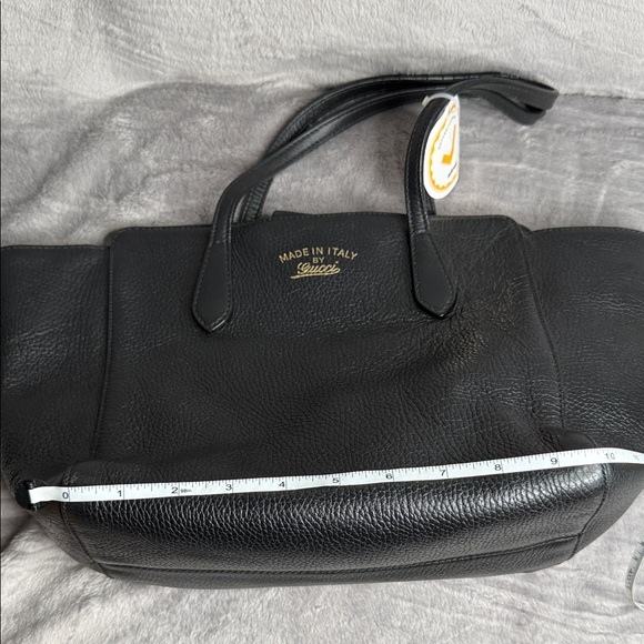 Gucci Black Pebbled Leather Tote - Picture 2 of 8